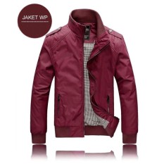 Jaket Waterproof WR99 Merah Marun Terbaru KEREN Cocok Buat Pria Maupun Wanita. Jaket Parasut Tahan Air, Tahan Angin DISTRO TERBARU. Jaket Bola Tersedia 6 Warna dan Logo All Club Bola DISKON