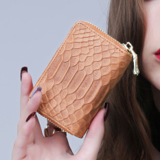 KIMO Dompet Kartu Wanita Kulit Asli Pola Kulit Buaya Banyak Tempat Kartu Versi Eropa dan Amerika (Coklat kekuningan)