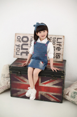 Koboi Bagian Tipis Anak Kecil Gaun Keseluruhan (HELLO KITTY Model)