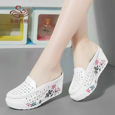 Sepatu Sandal Wanita Kulit Asli Hak Wedge Bagian Depan Tertutup Berongga (Cahaya Bulan) (Cahaya Bulan)