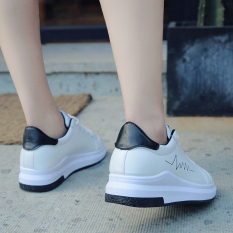 Sepatu Kets Wanita Putih Permukaan Kulit Sol Tebal Versi Korea (Hitam) (Hitam)