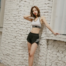 Mestery Ai Lu Si Plus-Sized Slimming Effect Outdoor Night Run Spor Suitfemale Summer Short Paragraph 2017 New Style Fashion Thin Sectionthree Se (White Vest + Black Shorts) - intl