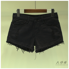 Celana Pendek Jeans Wanita Warna Putih Pinggiran Berbulu Berlubang Versi Korea (Hitam) (Hitam)