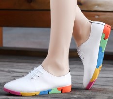 Model Crocs Kulit Berongga Ukuran Besar Sepatu Kulit Teplek Mama Wanita Sepatu Kulit (910 Bunga Bawah Putih)