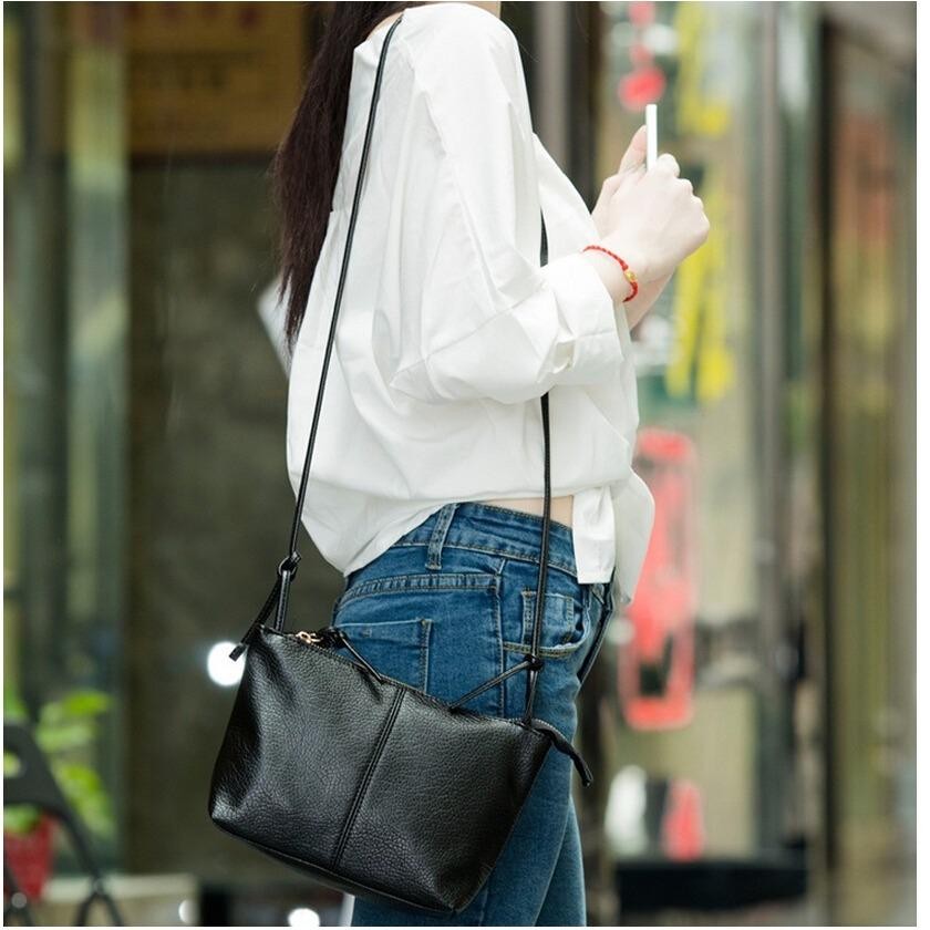 Naomi PU Leather Crossbody Bag Free Mini Pouch / Tas Selempang Wanita - Hitam