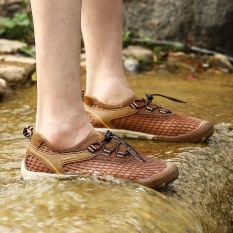 Pria Outdoor Hiking Sepatu Non-slip Ventilasi Lintas Negara Motion Mesh Sepatu (Cokelat) -Intl