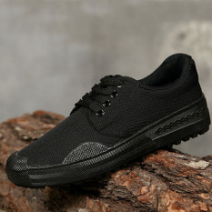 Sepatu Gunung Luar Rumah Kamuflase Sepatu Karet Perempuan Perlindungan Pekerja (Hitam)