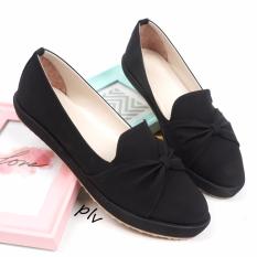 Pluvia - Sepatu Flat Shoes Slip On Wanita IS01 - Hitam