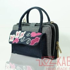 Pusat Tas Etnik / Fashion Wanita / Aksesoris Wanita / Dompet Wanita / Dompet Murah / Dompet Selempang / Dompet Kartu Wanita / Tas Selempang / Tas Selempang Wanita / Tas Jinjing Wanita / Tas Kanvas / Tas Motif / Dompet Lipat / Kabizaku CPO Mecha Abu-abu