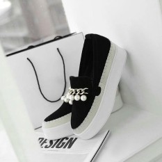 R9 Sepatu Wanita Slip On Mutiara Max Hitam
