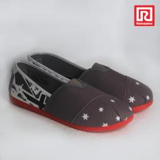Ramayana - Worldstar - Sepatu slip on pria motif bintang kain kanvas warna abu kombinasi hitam worldstar (07971528)