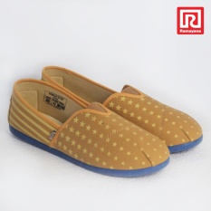 Ramayana - Worldstar - Sepatu slip on pria motif bintang kain kanvas warna moka kombinasi coklat muda worldstar (07971428)