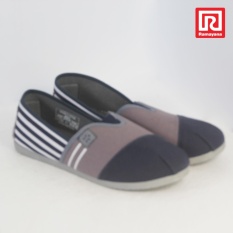 Ramayana - Worldstar - Sepatu slip on pria motif garis kain kanvas warna biru laut kombinasi abu worldstar (07971287)