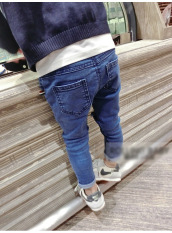 Sayang Korea Modis Gaya Tipis Pria atau Wanita Anak Celana Panjang Celana Jeans Sobek (Biru Muda)
