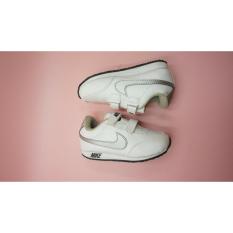 sepatu anak anak sekolah nke putih lis abu