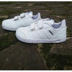 Sepatu anak anak sport putih