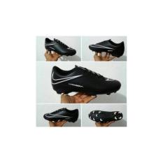 SEPATU BOLA black