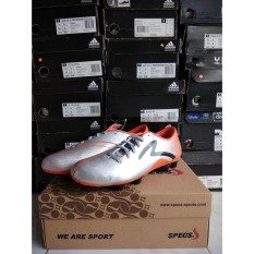 Sepatu Bola Specs Accelerator Bafana FG Silver