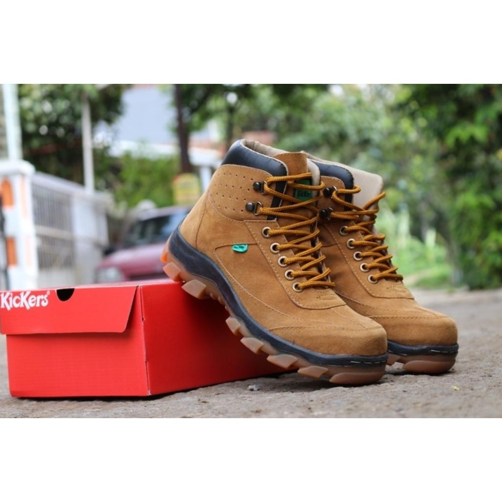 JUAL Sepatu Pria Safety Tracking Gunung Boot Kickers Sued 