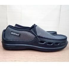 Sepatu Crocs Ardiles Oredo Abu.