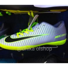 Sepatu futsal nike