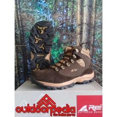 Sepatu Gunung Rei Nevis