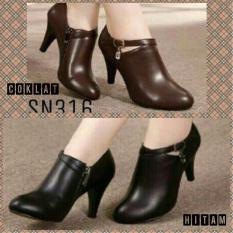 Sepatu High Heels RM1