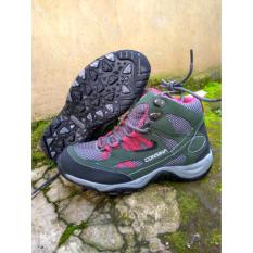 sepatu hiking /sepatu gunung consina Fave mid maroon