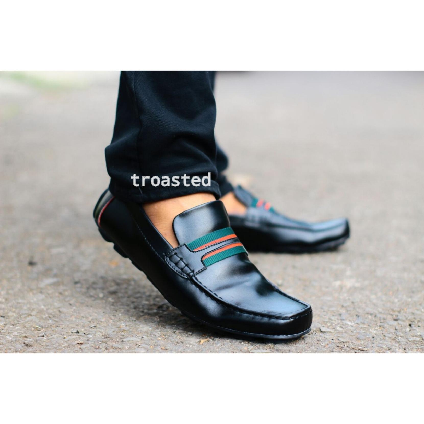 Sepatu kantor pria casual slop guci slop on loafers (lokal / tidak original ) Sepatu kantor pria casual slop guci slop on loafers (lokal / tidak original )