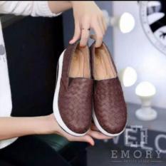 Sepatu Kets Slip On Boots Sneakers Wanita Anyam Emory CM17 Coklat