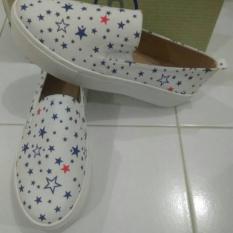 Sepatu Nevada