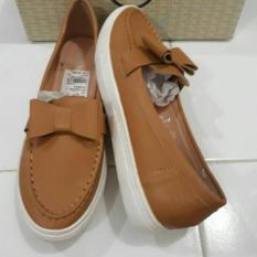 Sepatu Nevada