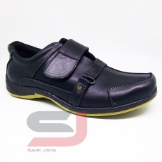 Sepatu pria casual kretek slip on bahan kulit asli warna hitam