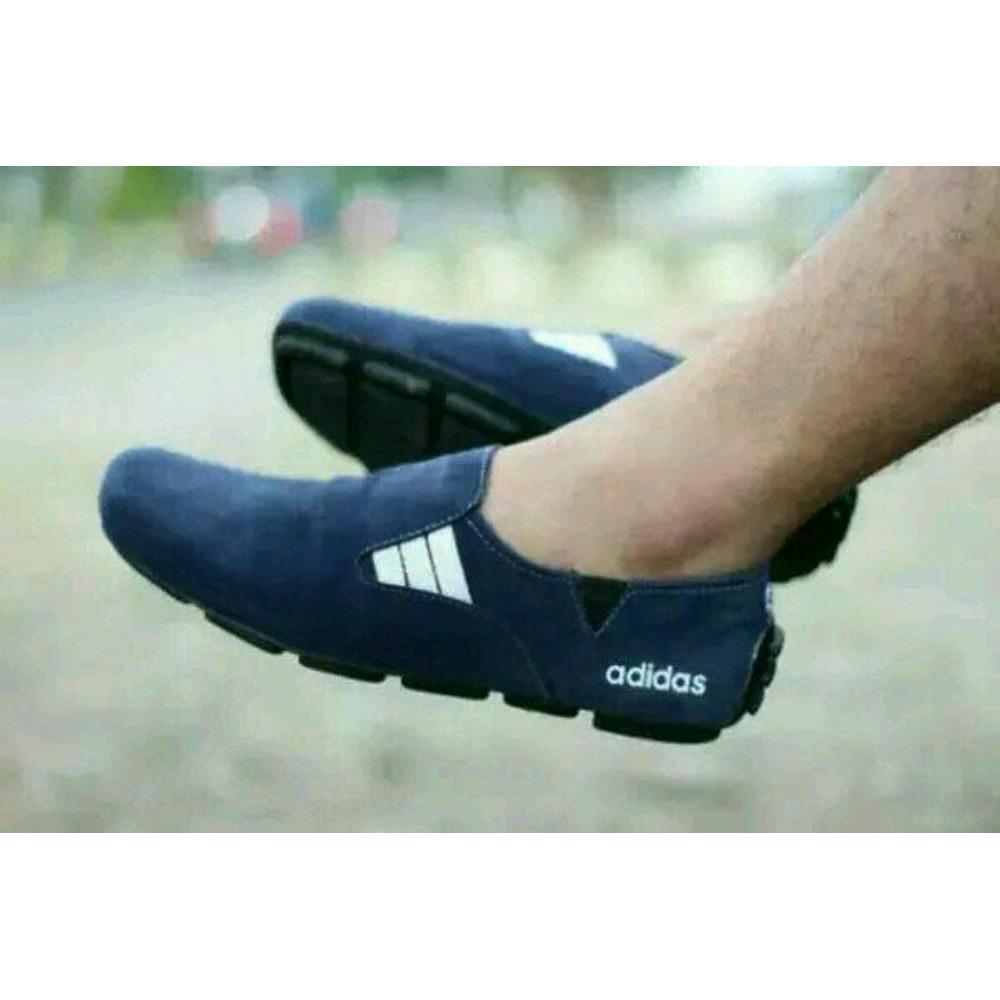 SEPATU PRIA CASUAL SLIP ON MOCDAS SLOP HITAM PUTIH KERJA FORMAL SANTAI 
