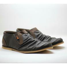 Sepatu Semi Formal Pria / Slop Slip-On Pria Casual Terbaru - D-ISLAND A2 - Hitam / Coklat