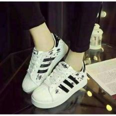 Sepatu Sneakers / Kets Wanita Warna Putih Model Terbaru Motif Bercak