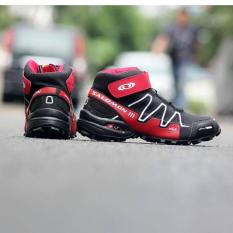 Sepatu sport pria SALOMON BOOT