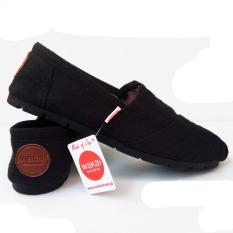 Sepatu unisex sepatu pria sepatu wanita sepatu wakai pria hitam, sepatu wanita wakai slip on loafer sepatu wanita wakai hitam
