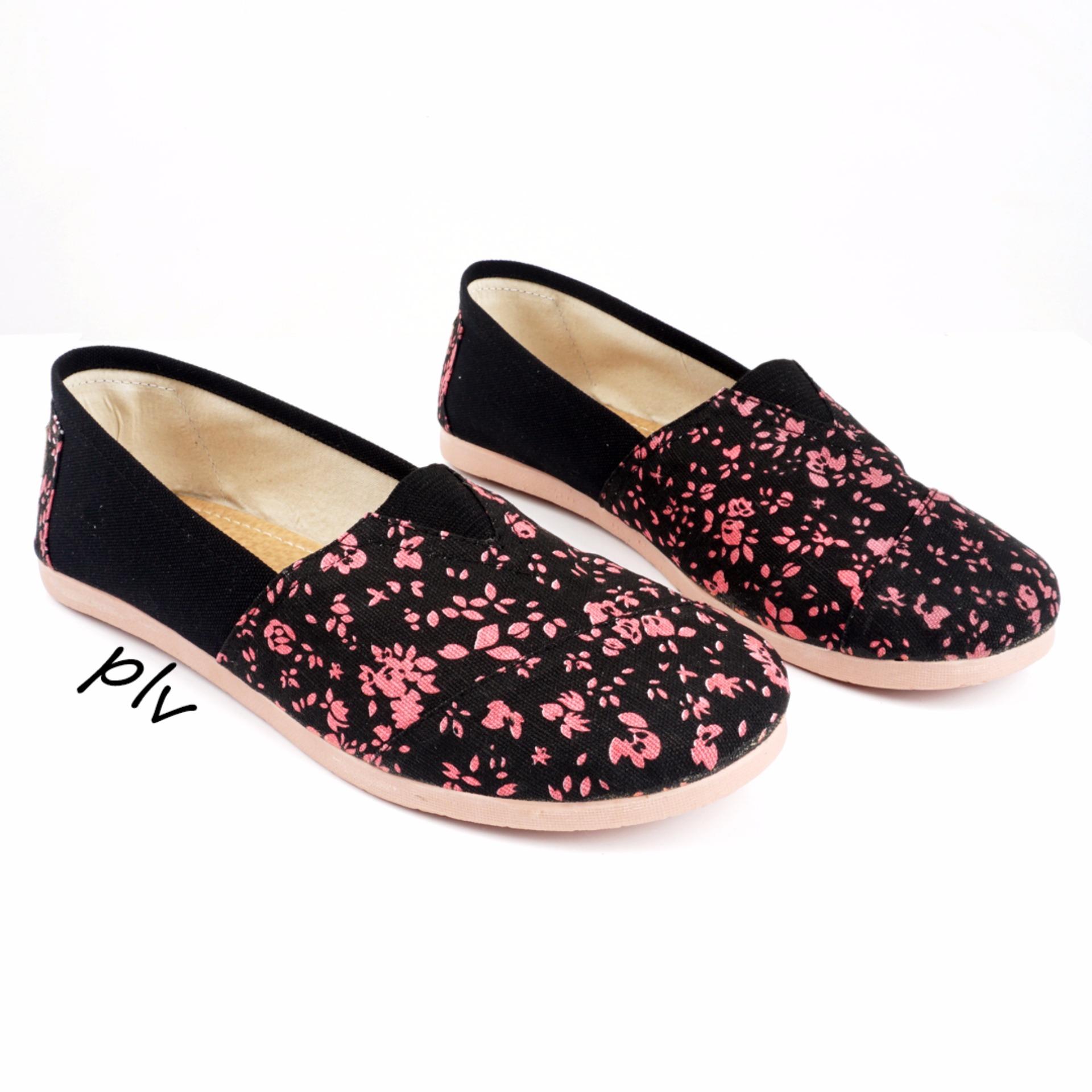 Sepatu Wanita Flat Shoes Slip On Kanvas NS91 Flowery - Hitam