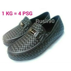 SOLUSI DI MUSIM HUJAN Sepatu Casual Pria Kinbos- Sepatu Santai Pria- Harga Promo Khusus Ukuran 42 No