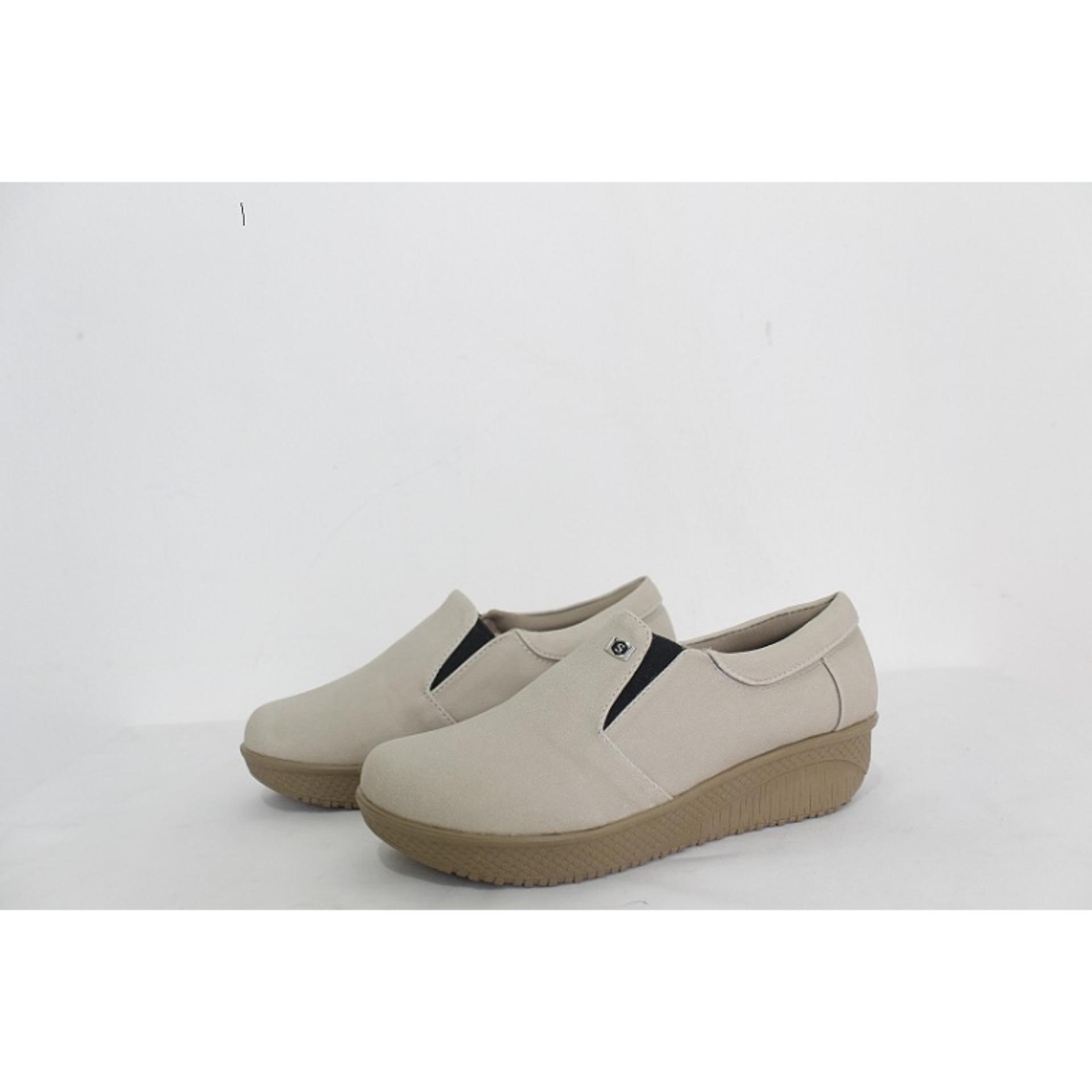 Sepatu Slip On wanita- SPTS 061 - Cream :