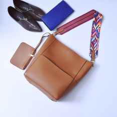 Tas Bahu Wanita Fashion Model Tote Isi Banyak (Coklat muda)