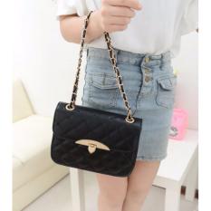 Korean Fashion Style Tas Wanita Batam Motif Diagonal Dengan Tali Rantai - Hitam
