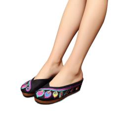 Veowalk Sepatu Ukuran Besar Fashion Indonesia Wanita Musim Panas Casual Old Peking Cotton 5 Cm Wedge Slide Flower Bordir Sandal Ladies Linen Sandal Hitam-Intl