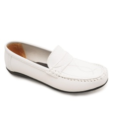 Vioni Sepatu Loafer Moccasins Slip On Putih