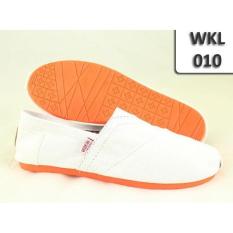 WAKAI CASUAL SOL KARET 010 PUTIH / FLAT SHOES / SLIP ON