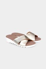 Yongki Komaladi Women Shoes Wedges Wedge Sandals Perempuan Sepatu Wedges Wedge Sandal Gold Emas Diskon discount murah bazaar baju celana fashion brand branded