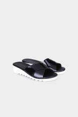 Yongki Komaladi Women Shoes Wedges Wedge Sandals Perempuan Sepatu Wedges Wedge Sandal Black Hitam Diskon discount murah bazaar baju celana fashion brand branded