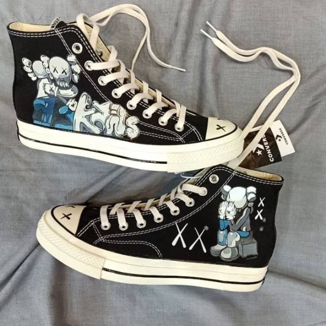 harga converse x kaws