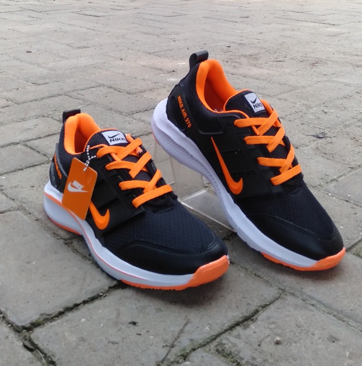 270 flyknit foot locker